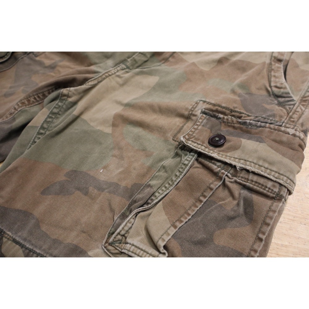 Mens American Eagle Cargo Shorts Camo Size 36 Cotton Y2K Distressed - Picture 8 of 11